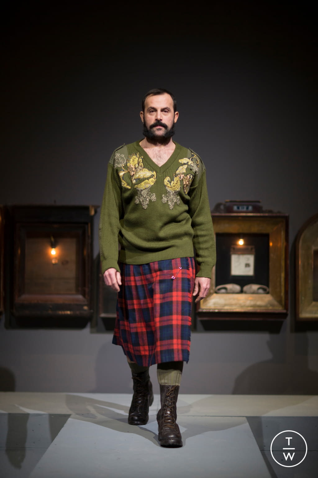 Fashion Week Milan Fall/Winter 2017 look 7 de la collection Antonio Marras menswear