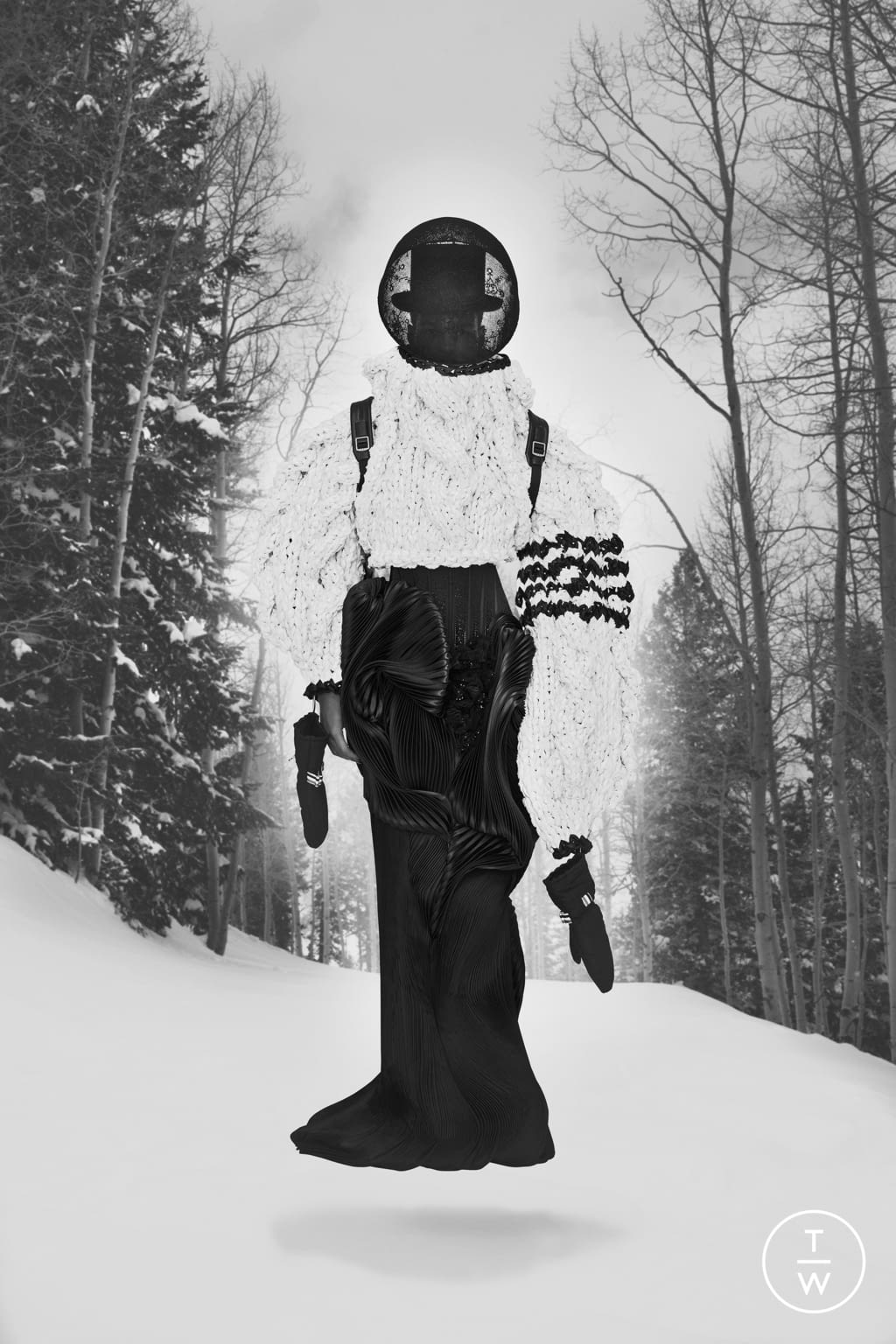 Fashion Week Paris Fall/Winter 2021 look 7 from the Thom Browne collection womenswear