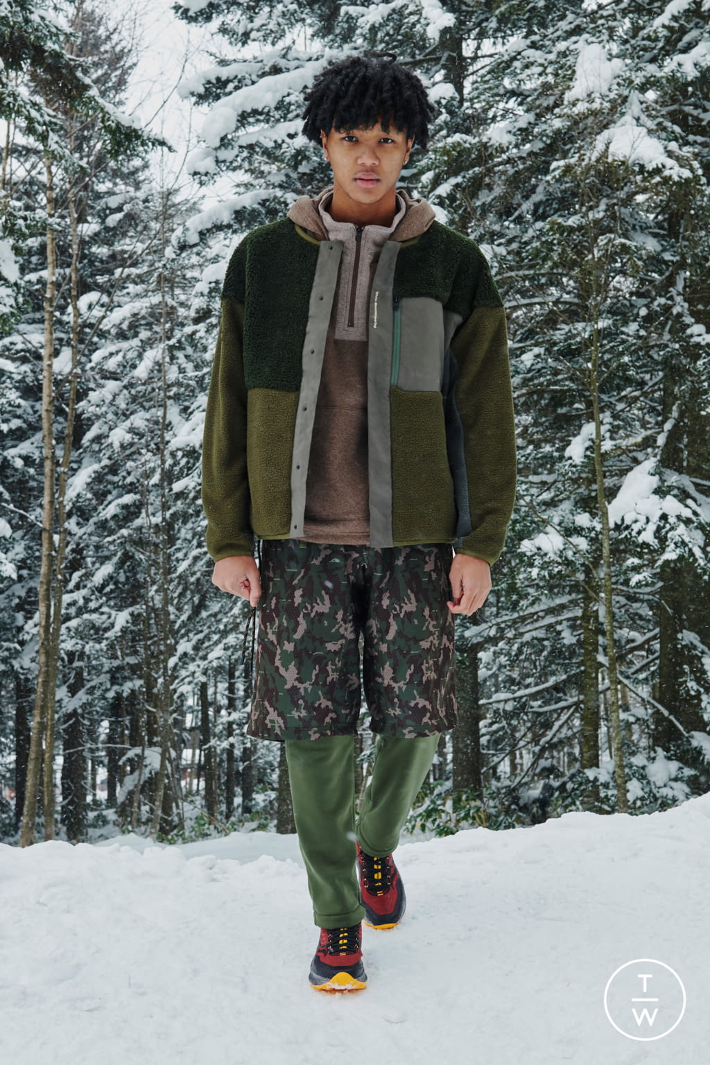 Fashion Week Paris Fall/Winter 2021 look 7 from the White Mountaineering collection menswear