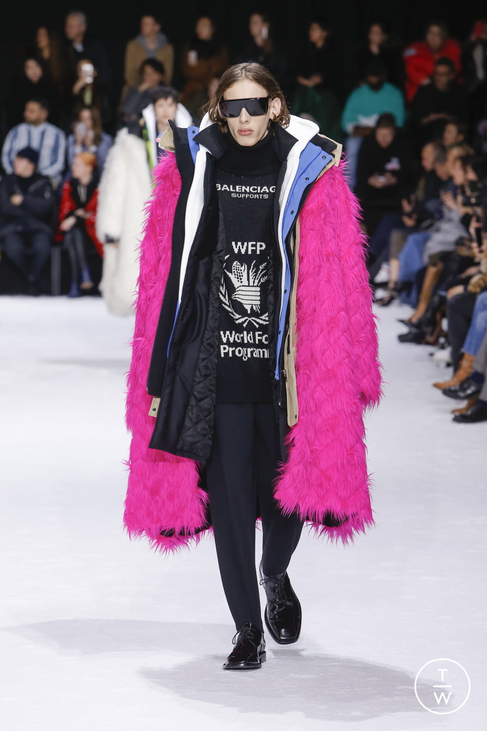 Fashion Week Paris Fall/Winter 2018 look 70 from the Balenciaga collection womenswear
