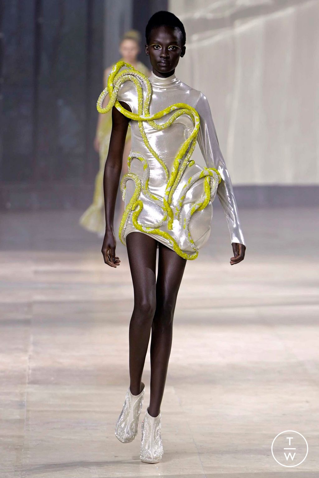 Fashion Week Paris Spring/Summer 2023 look 17 from the Gaurav Gupta collection couture