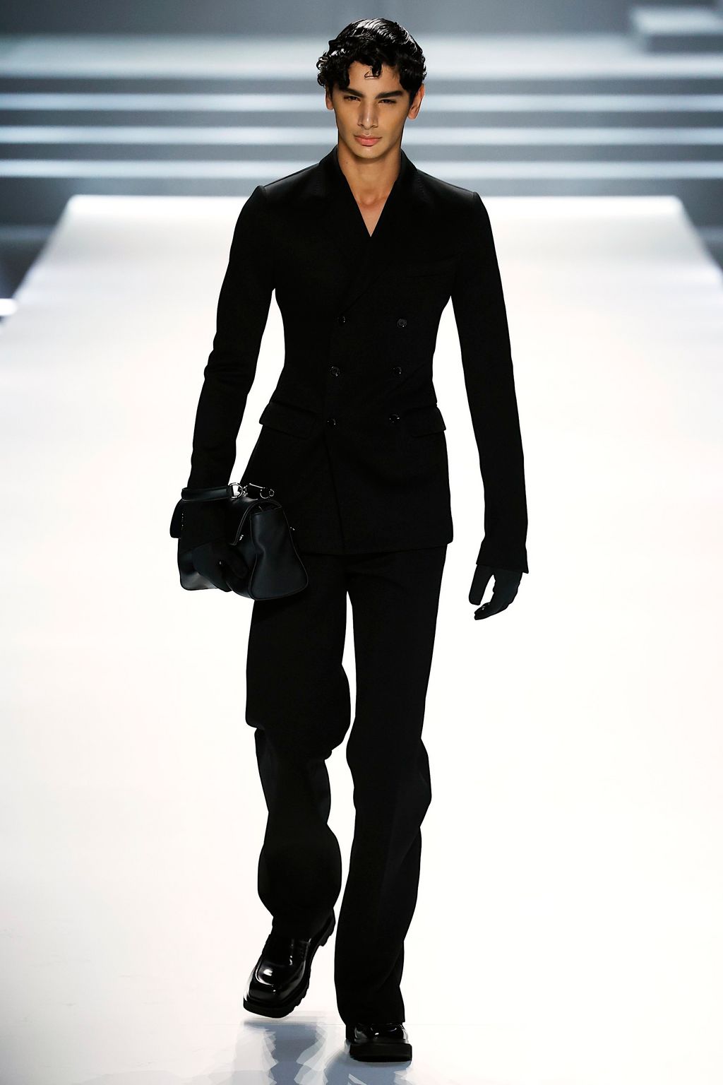 Fashion Week Milan Fall/Winter 2023 look 4 from the Dolce & Gabbana collection menswear