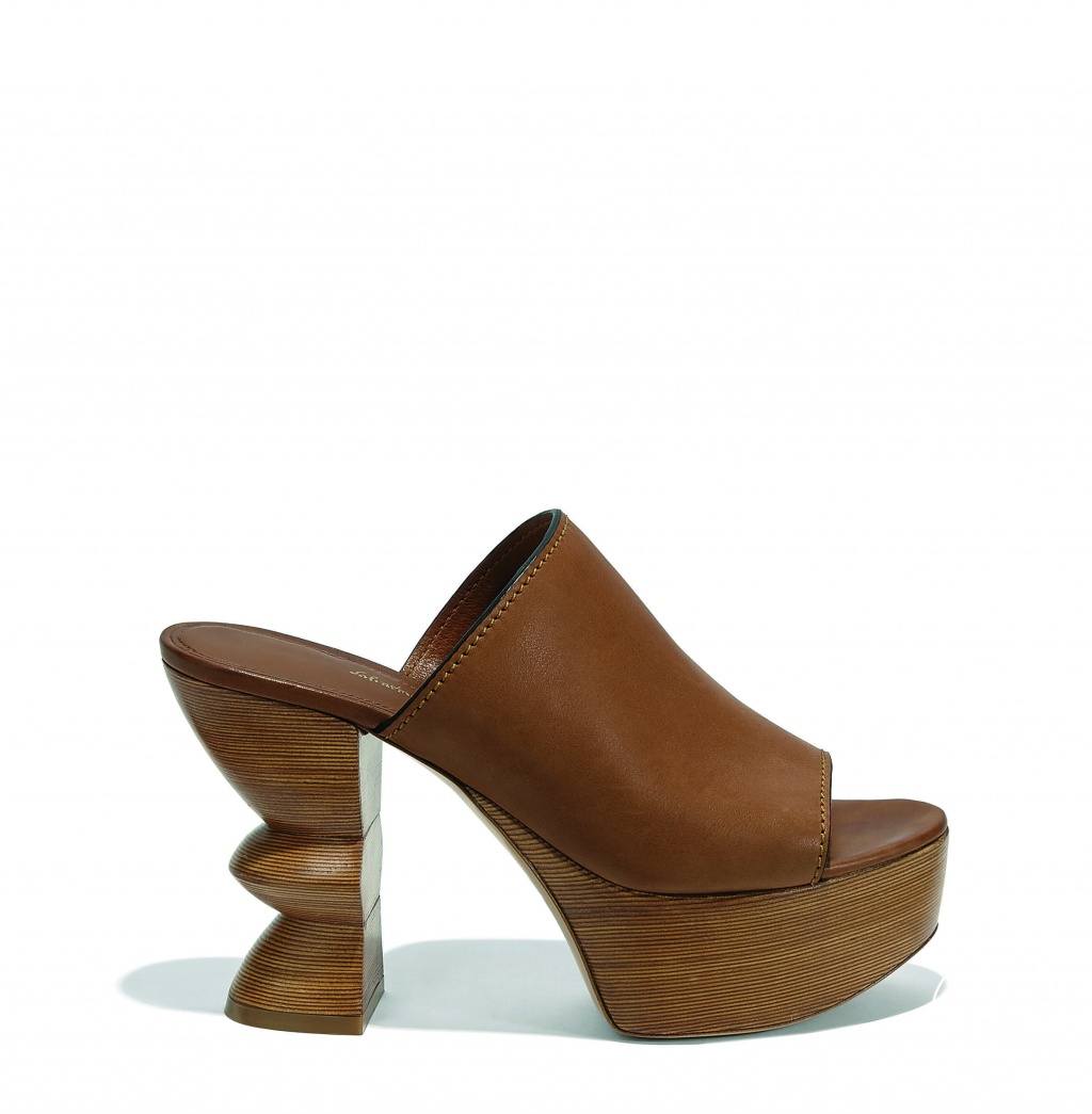 Fashion Week Milan Spring/Summer 2019 look 36 from the Ferragamo collection womenswear accessories