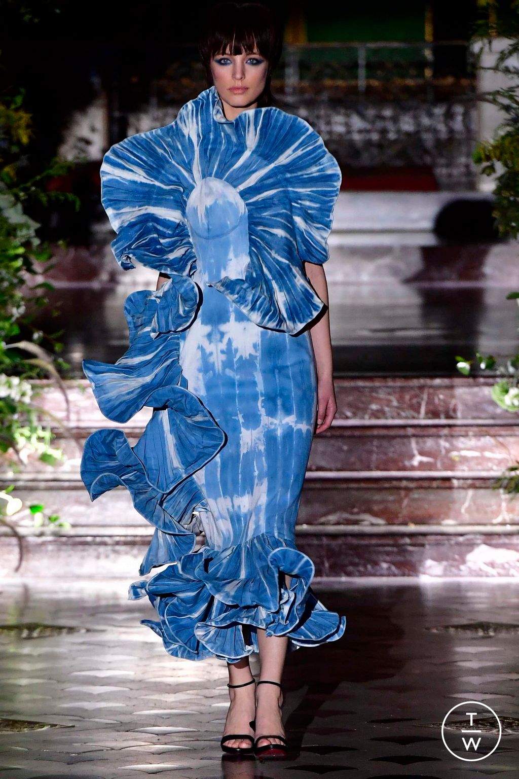 Fashion Week Paris Spring/Summer 2023 look 12 from the Juana Martin collection couture