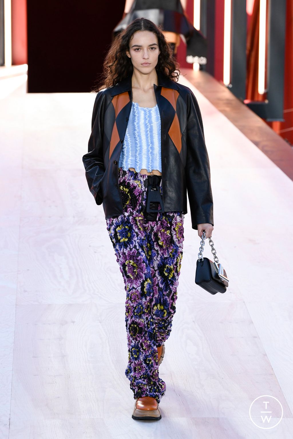 Fashion Week Paris Spring/Summer 2023 look 37 from the Louis Vuitton collection womenswear