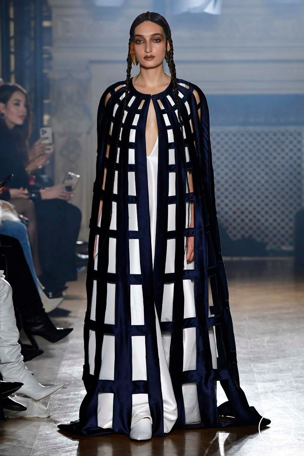 Fashion Week Paris Spring/Summer 2023 look 20 from the Maison Sara Chraibi collection couture
