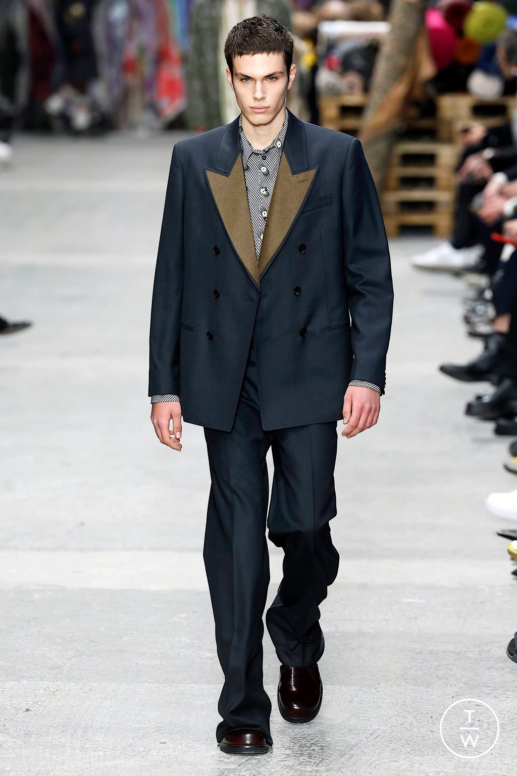 Fashion Week Milan Fall/Winter 2023 look 18 from the Etro collection 男装