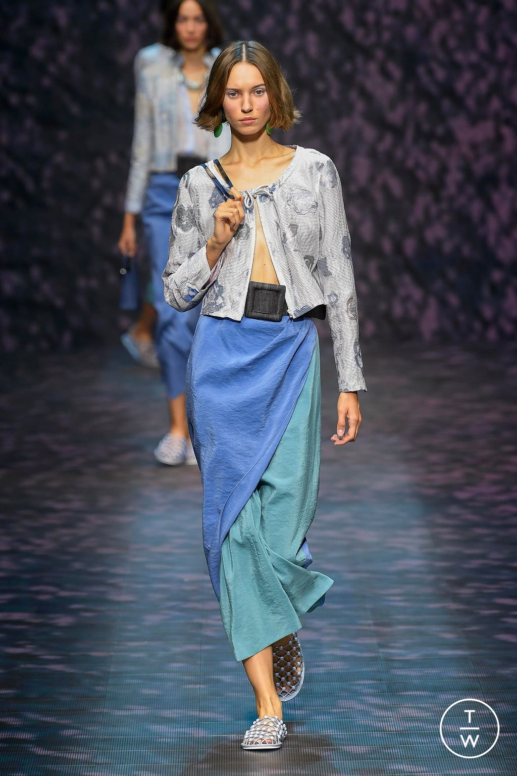 Fashion Week Milan Spring/Summer 2023 look 26 from the Emporio Armani collection 女装
