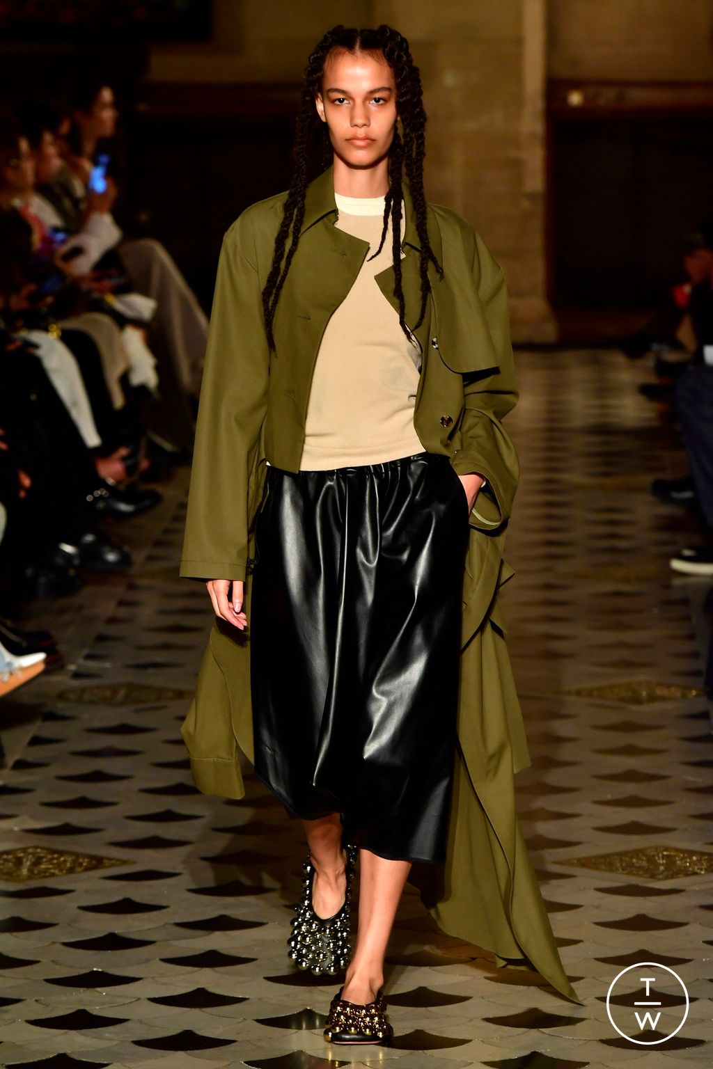 Fashion Week Paris Spring/Summer 2023 look 33 from the A.W.A.K.E MODE collection 女装