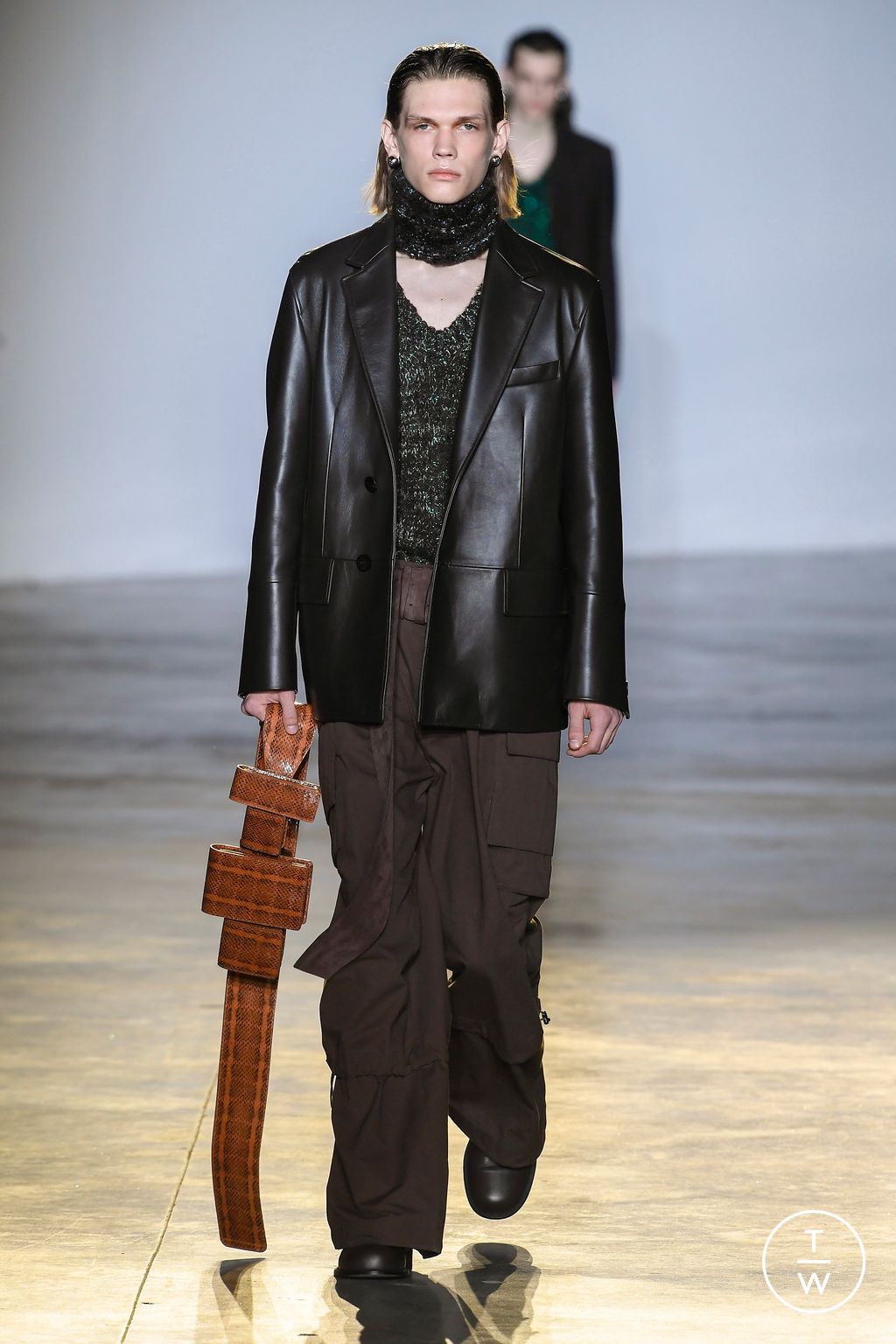 Fashion Week Paris Fall/Winter 2023 look 33 from the Wooyoungmi collection menswear
