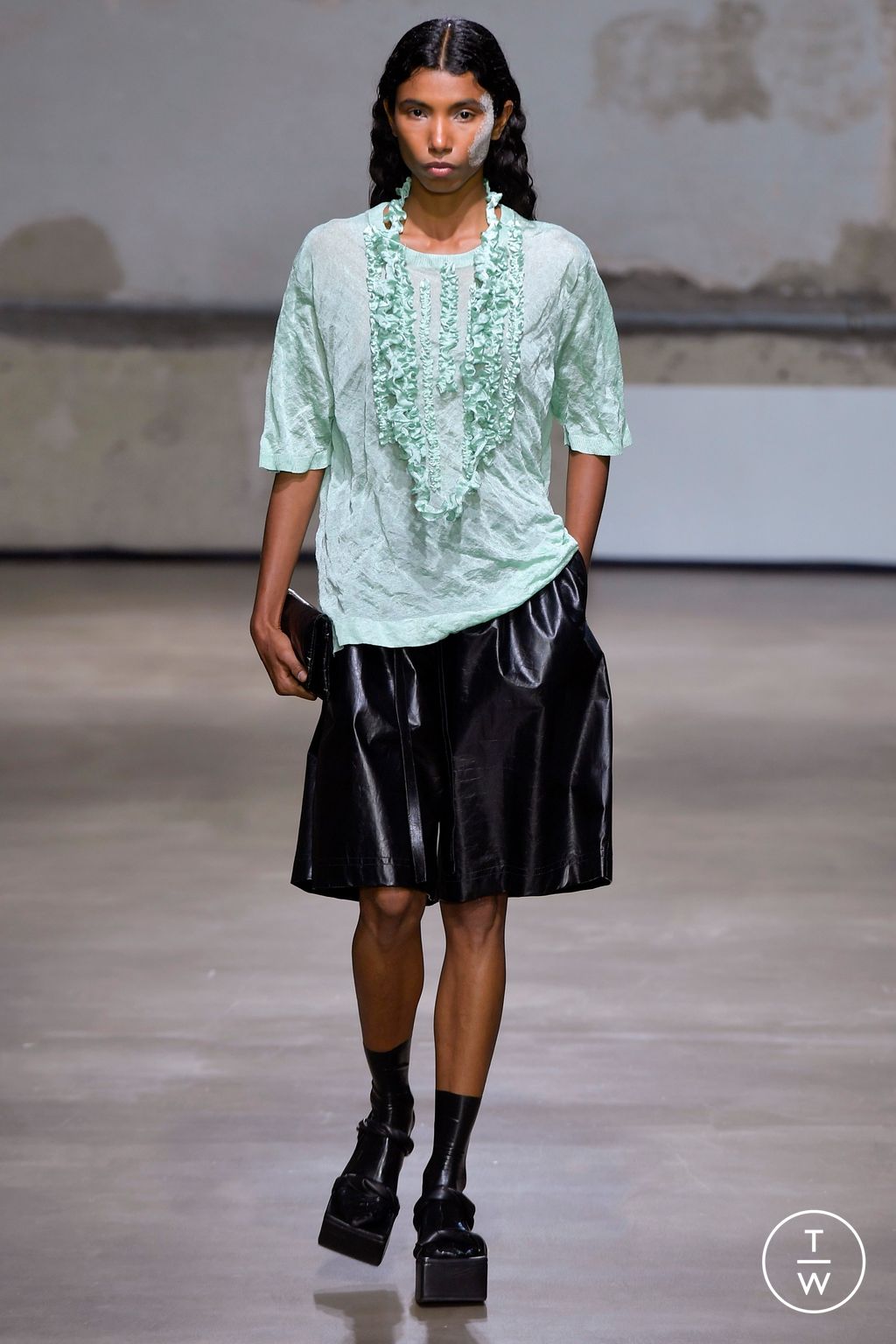 Fashion Week Paris Spring/Summer 2023 look 20 from the Christian Wijnants collection womenswear