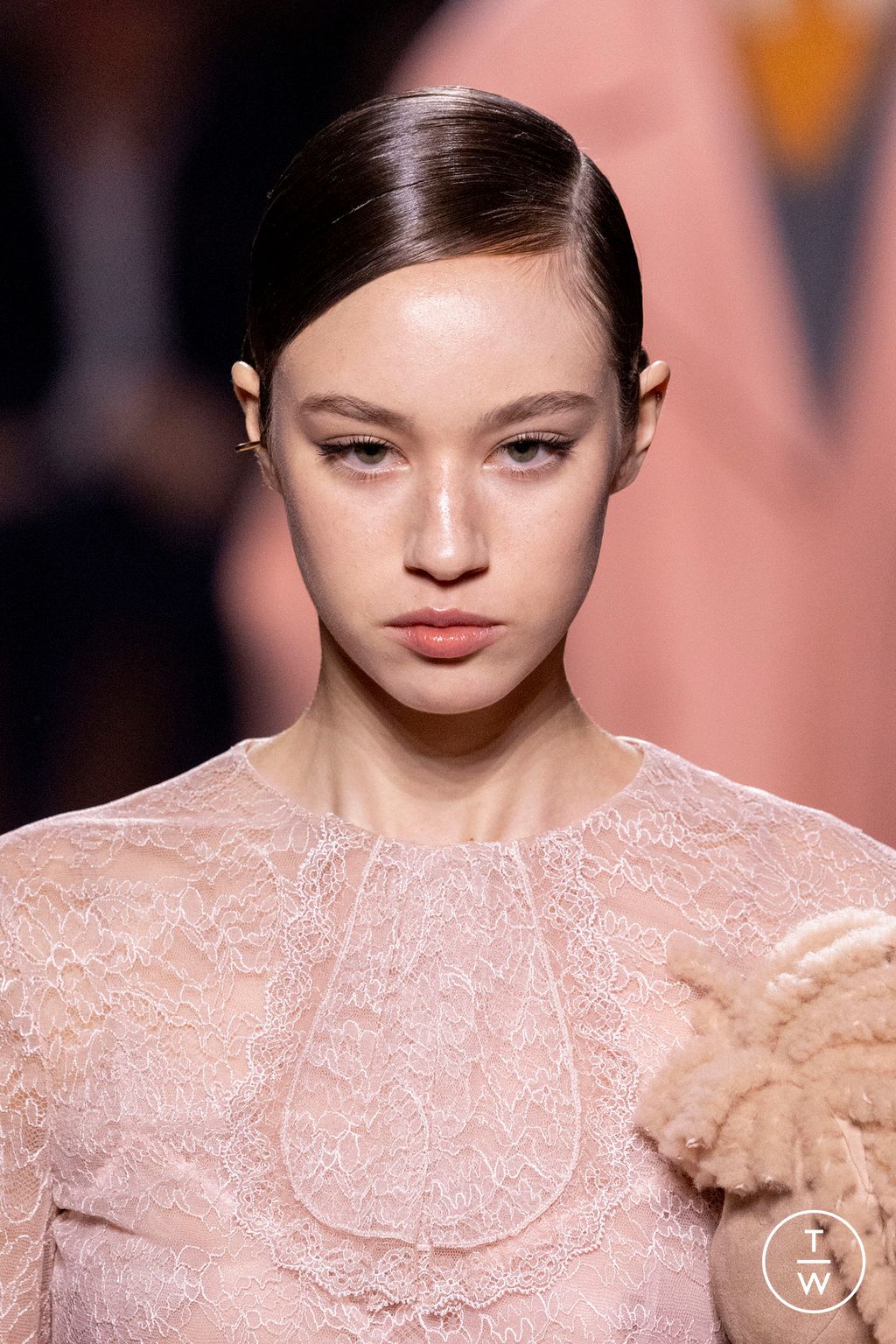 Fashion Week Milan Fall/Winter 2025 look 215 from the Fendi collection 女装配饰