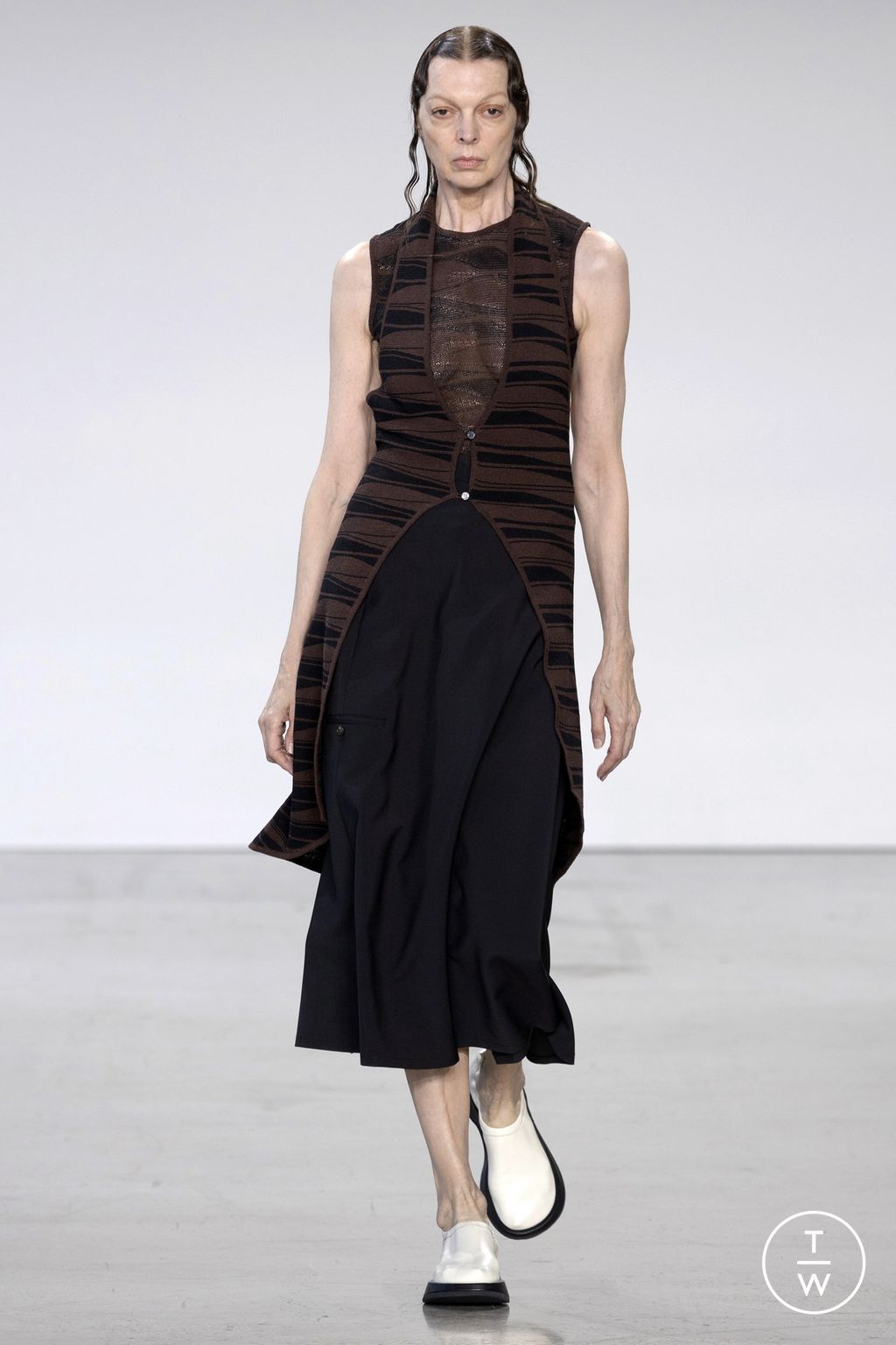 Fashion Week New York Spring/Summer 2023 look 34 from the Deveaux collection womenswear