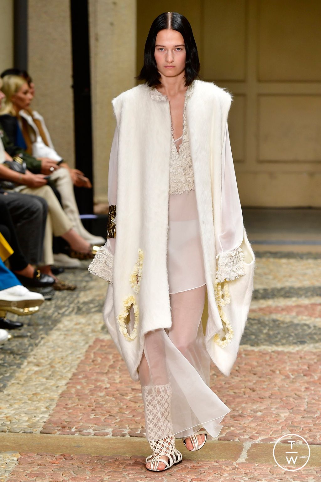 Fashion Week Milan Spring/Summer 2023 look 29 from the Calcaterra collection 女装