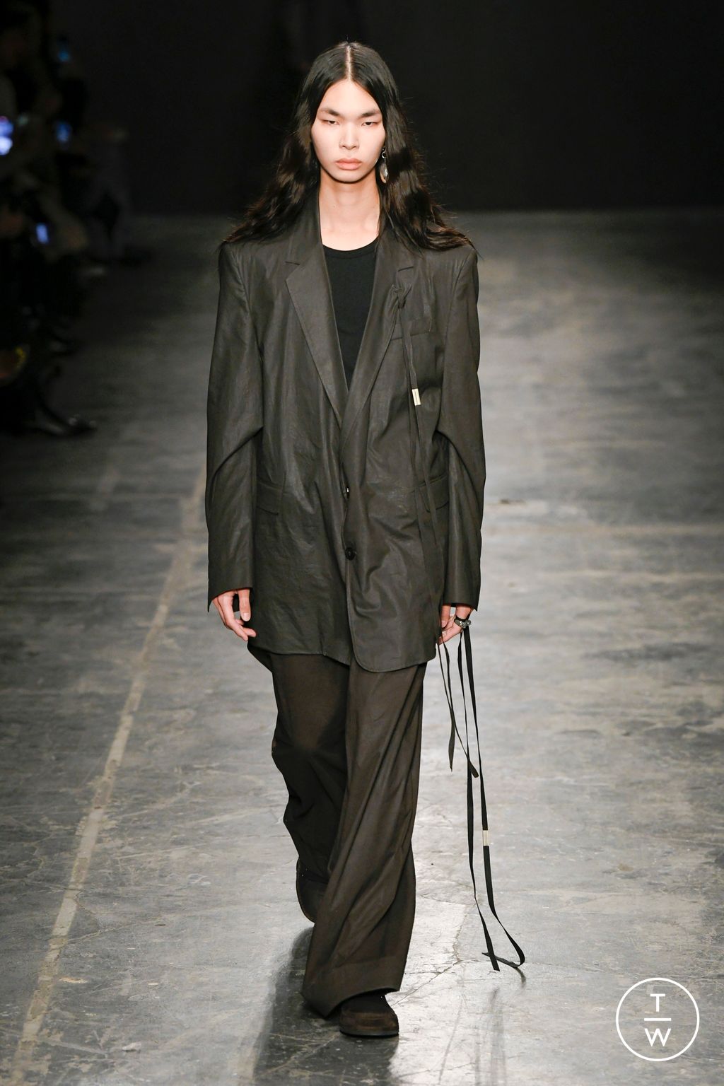 Fashion Week Paris Spring/Summer 2023 look 10 de la collection Ann Demeulemeester womenswear