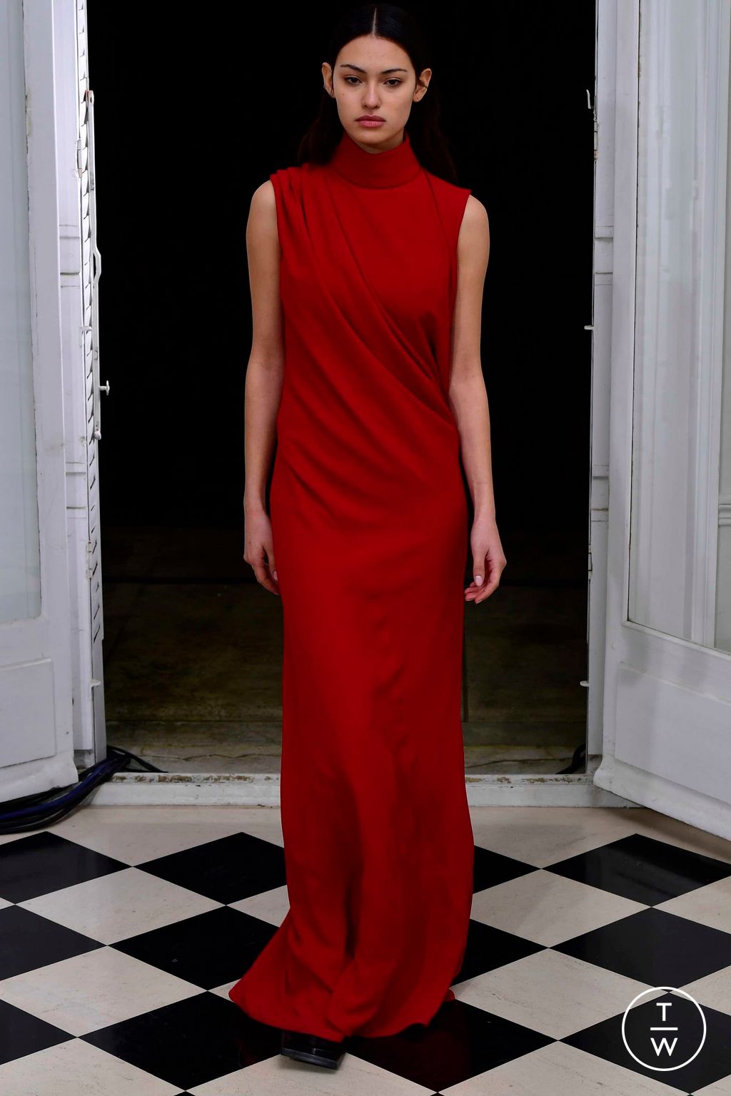 Fashion Week Paris Spring/Summer 2023 look 22 from the Maison Rabih Kayrouz collection couture