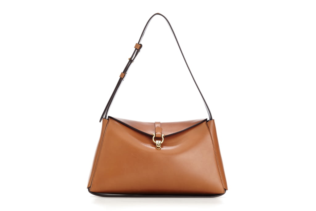 Fashion Week Milan Fall/Winter 2020 look 18 from the Ferragamo collection 女装配饰