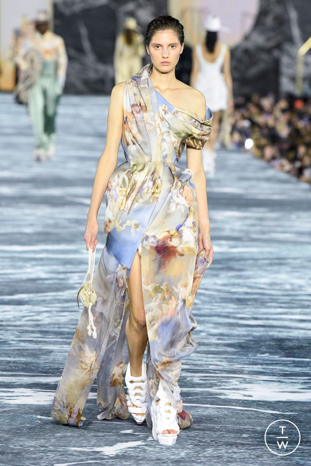 Fashion Week Paris Spring/Summer 2023 look 14 de la collection Balmain womenswear