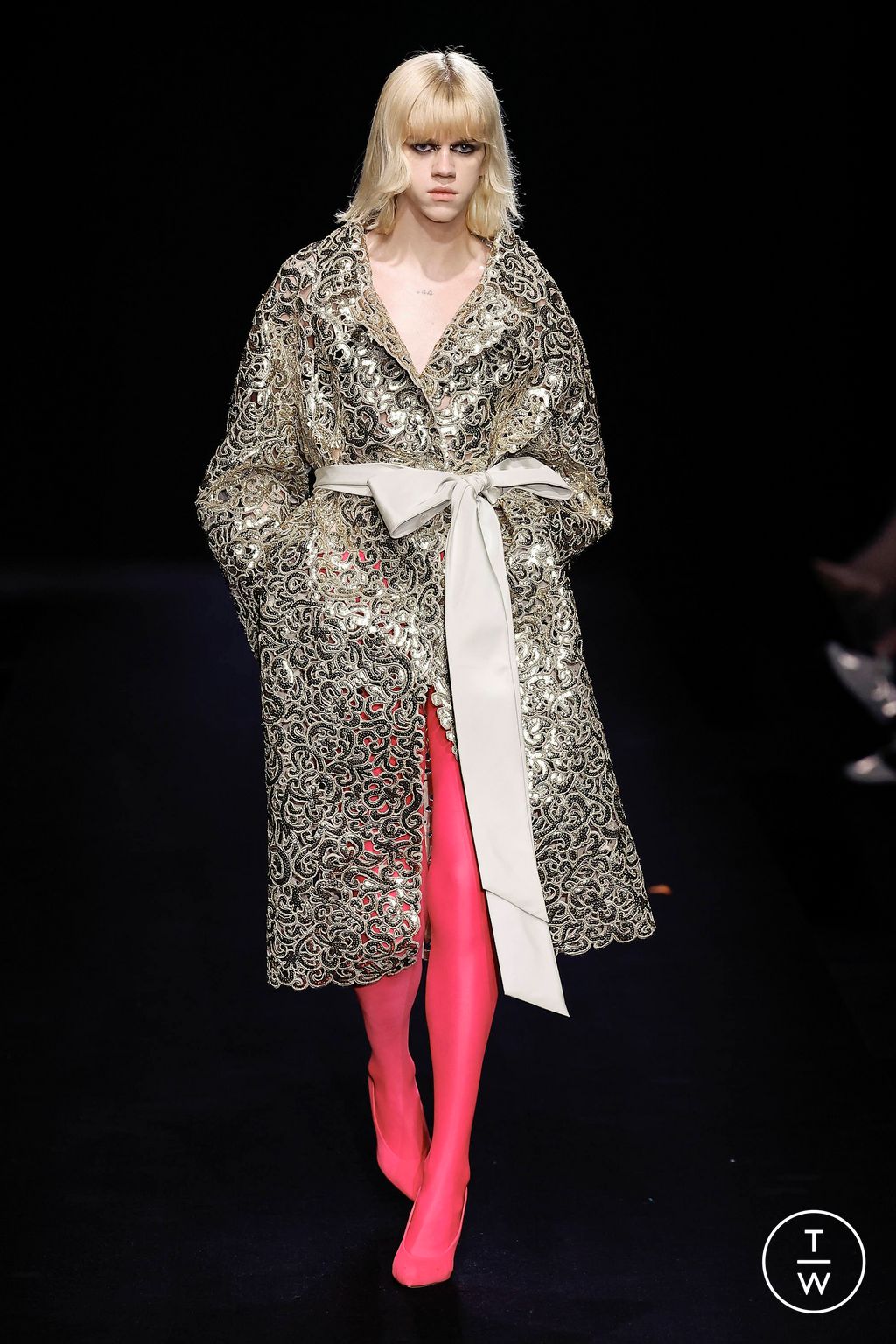 Fashion Week Paris Spring/Summer 2023 look 69 from the Valentino collection 高级定制
