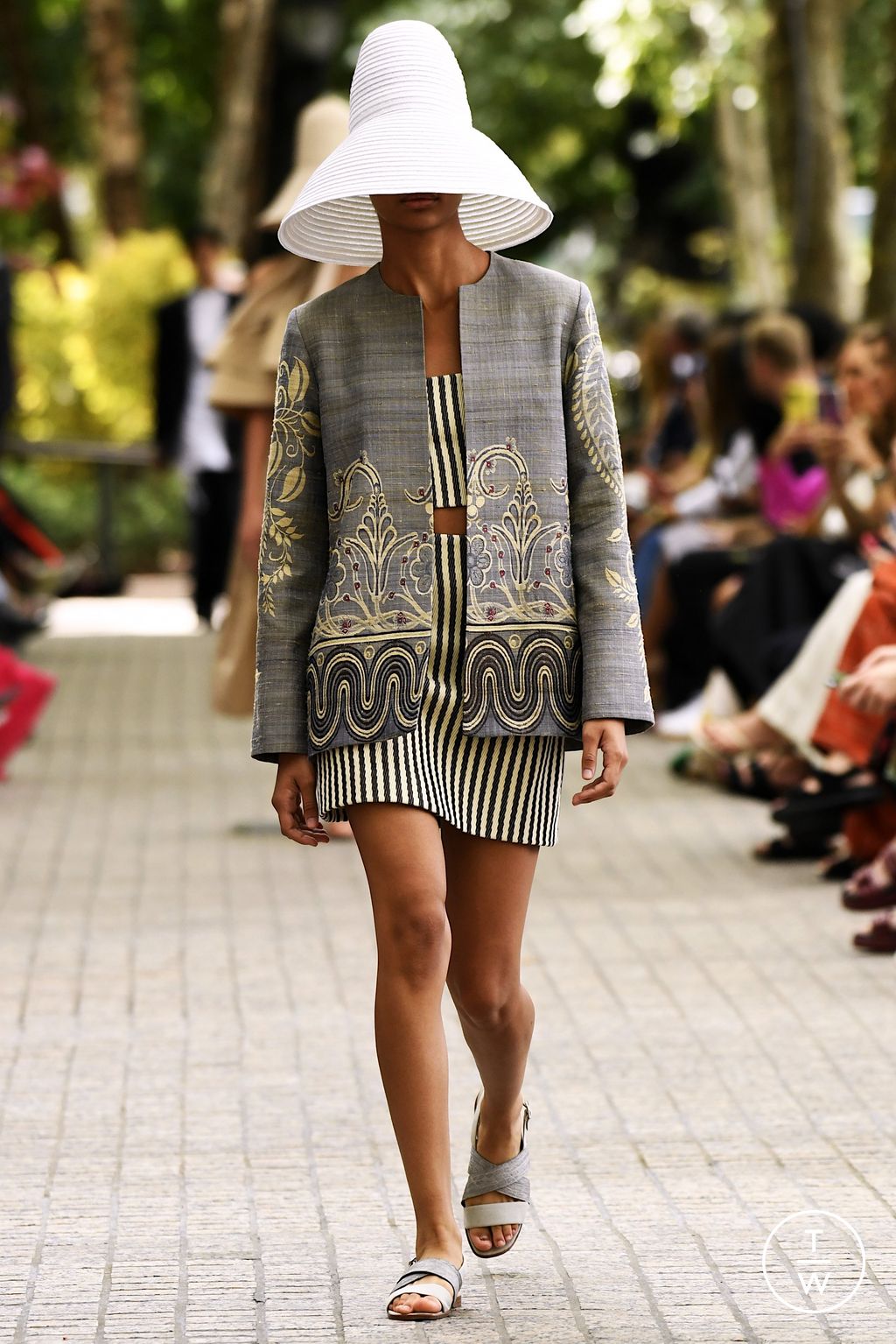 Fashion Week New York Spring/Summer 2023 look 10 de la collection Adam Lippes womenswear