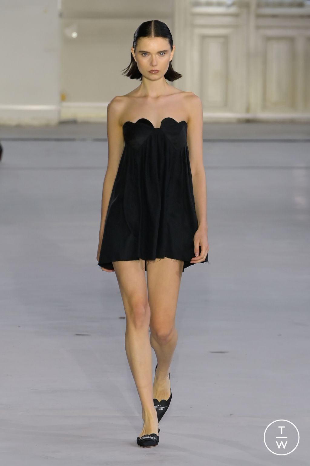 Fashion Week Paris Spring/Summer 2023 look 21 from the Victoria/tomas collection 女装