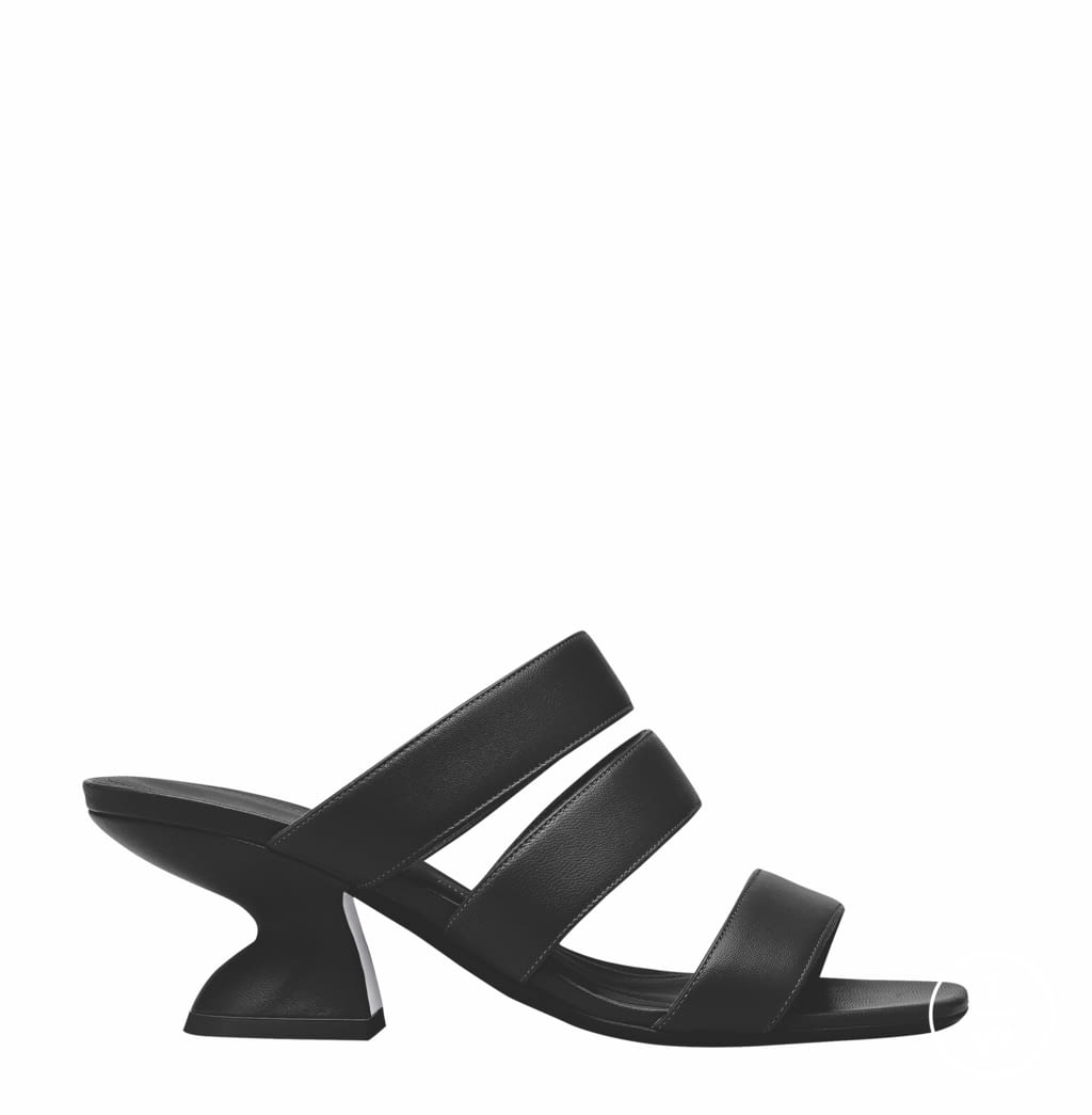 Fashion Week Milan Spring/Summer 2021 look 26 from the Ferragamo collection womenswear accessories