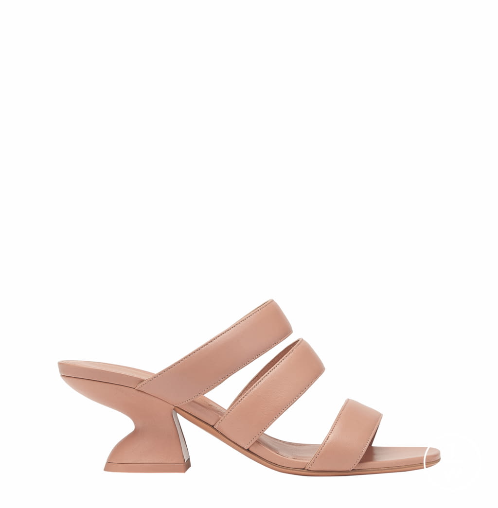 Fashion Week Milan Spring/Summer 2021 look 27 from the Ferragamo collection womenswear accessories