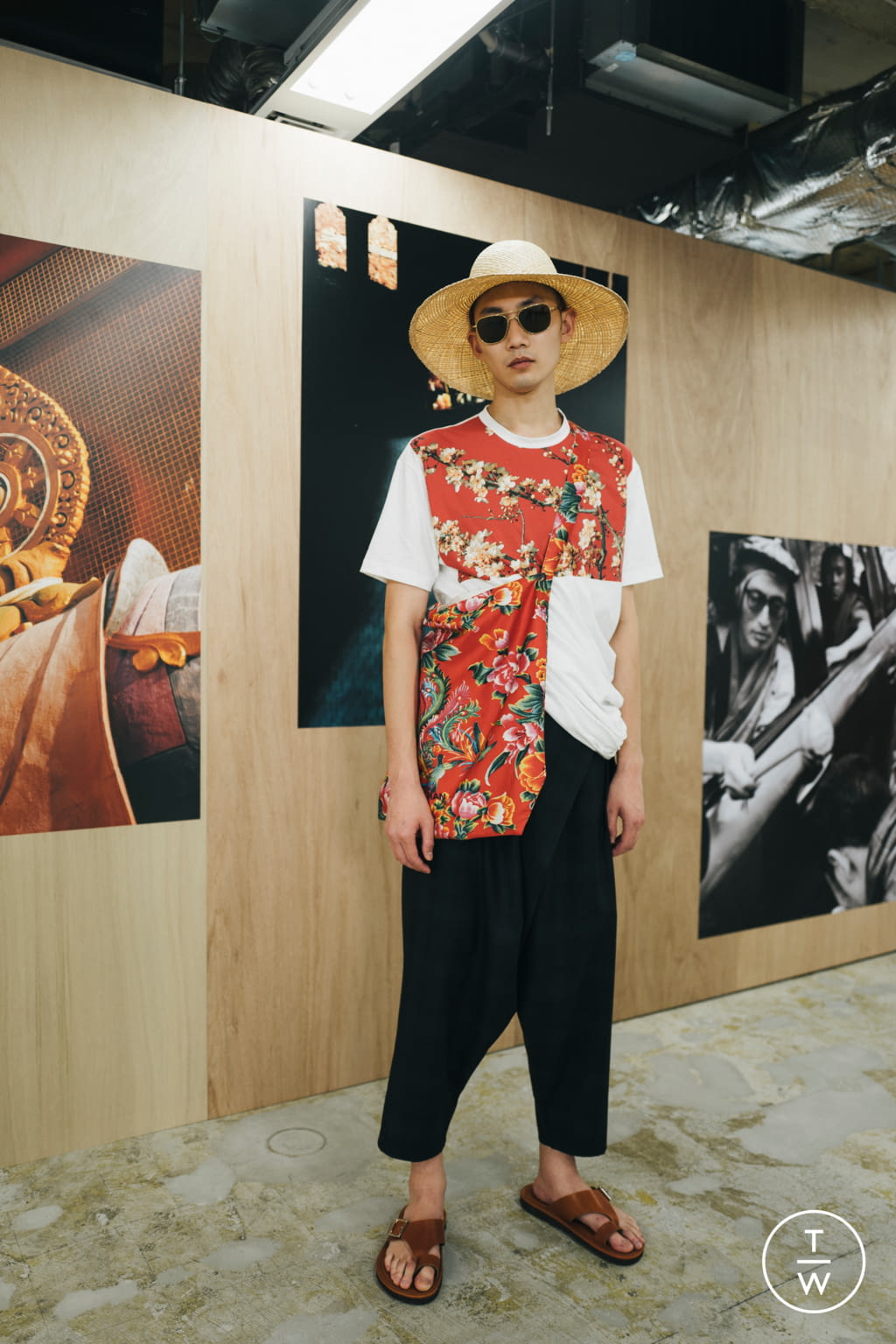 Fashion Week Paris Spring/Summer 2022 look 2 from the Junya Watanabe Man collection menswear