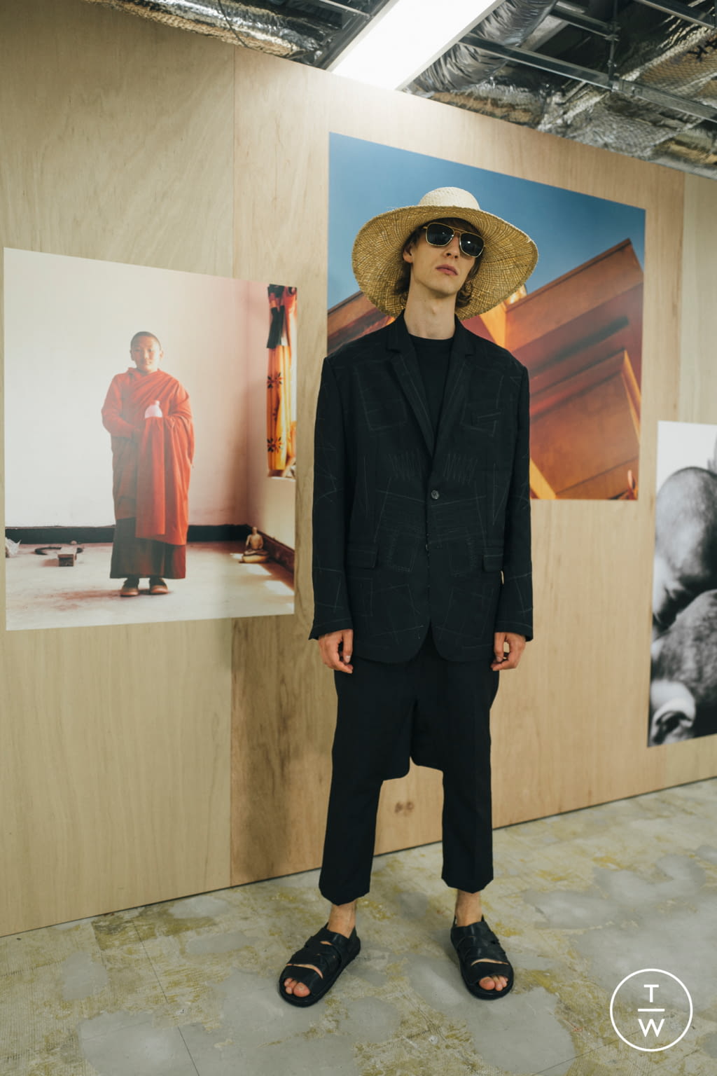 Fashion Week Paris Spring/Summer 2022 look 11 from the Junya Watanabe Man collection menswear