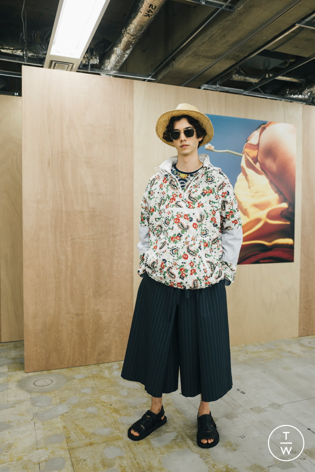Fashion Week Paris Spring/Summer 2022 look 22 from the Junya Watanabe Man collection menswear