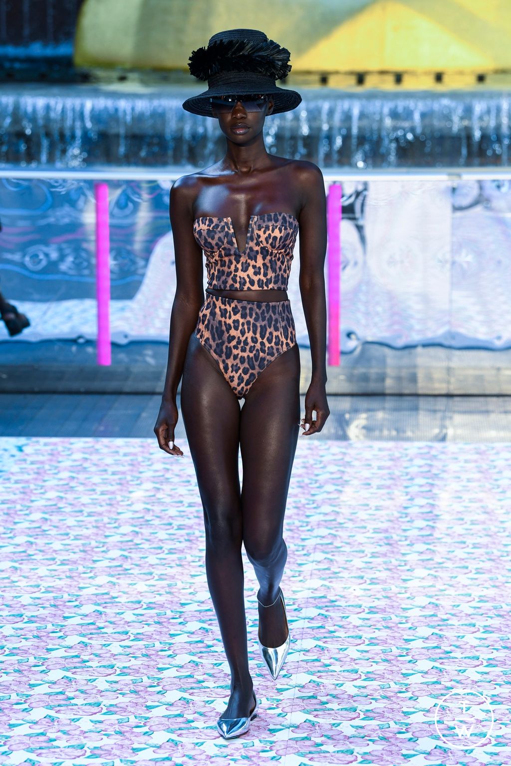 Fashion Week New York Spring/Summer 2023 look 19 from the VICTOR GLEMAUD collection womenswear