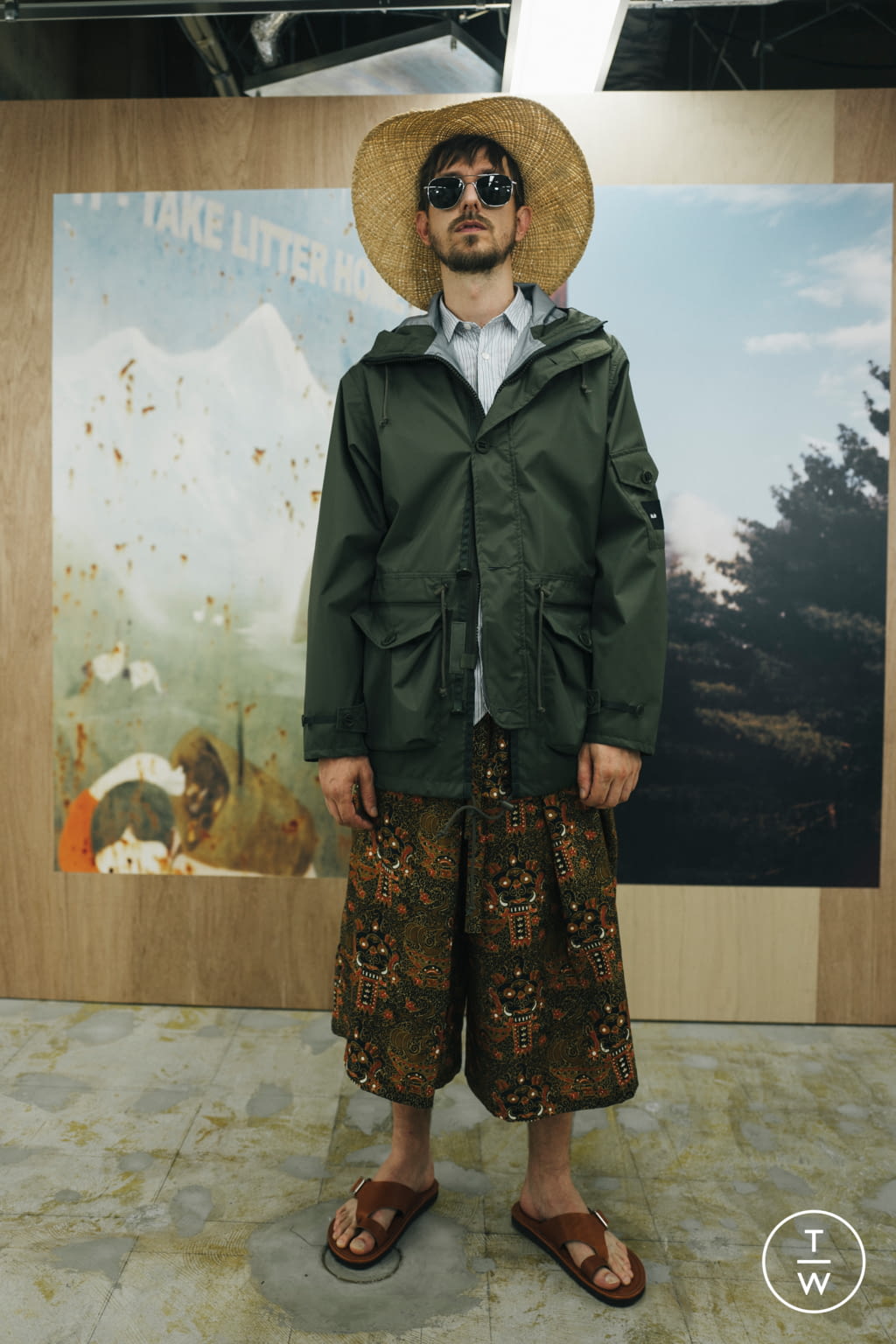 Fashion Week Paris Spring/Summer 2022 look 37 from the Junya Watanabe Man collection menswear