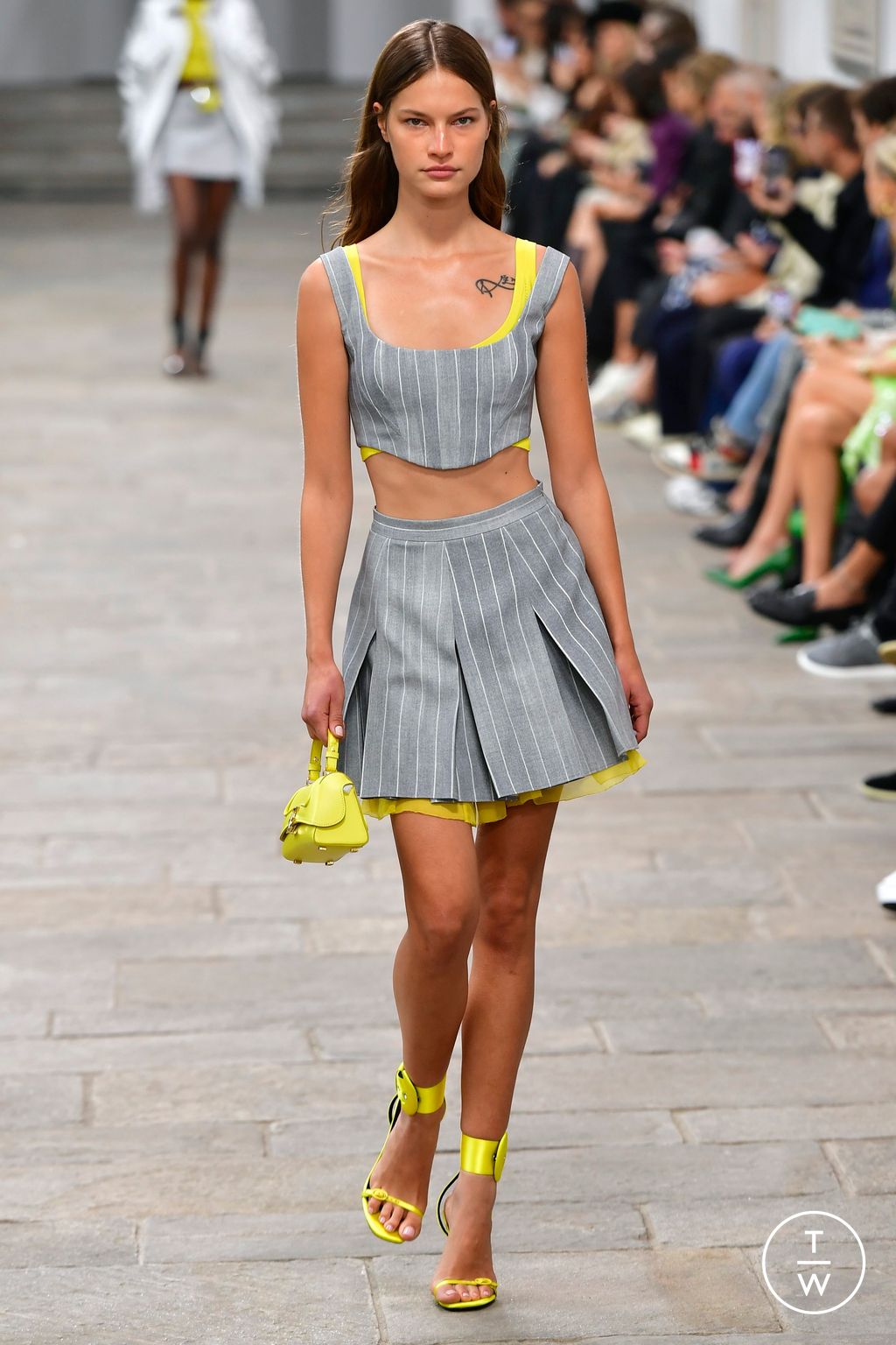 Fashion Week Milan Spring/Summer 2023 look 5 de la collection Ermanno Scervino womenswear