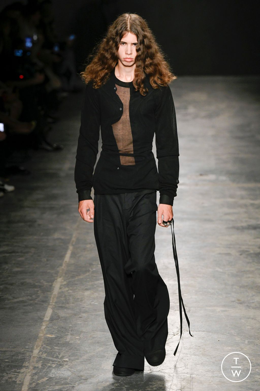 Fashion Week Paris Spring/Summer 2023 look 27 from the Ann Demeulemeester collection 女装