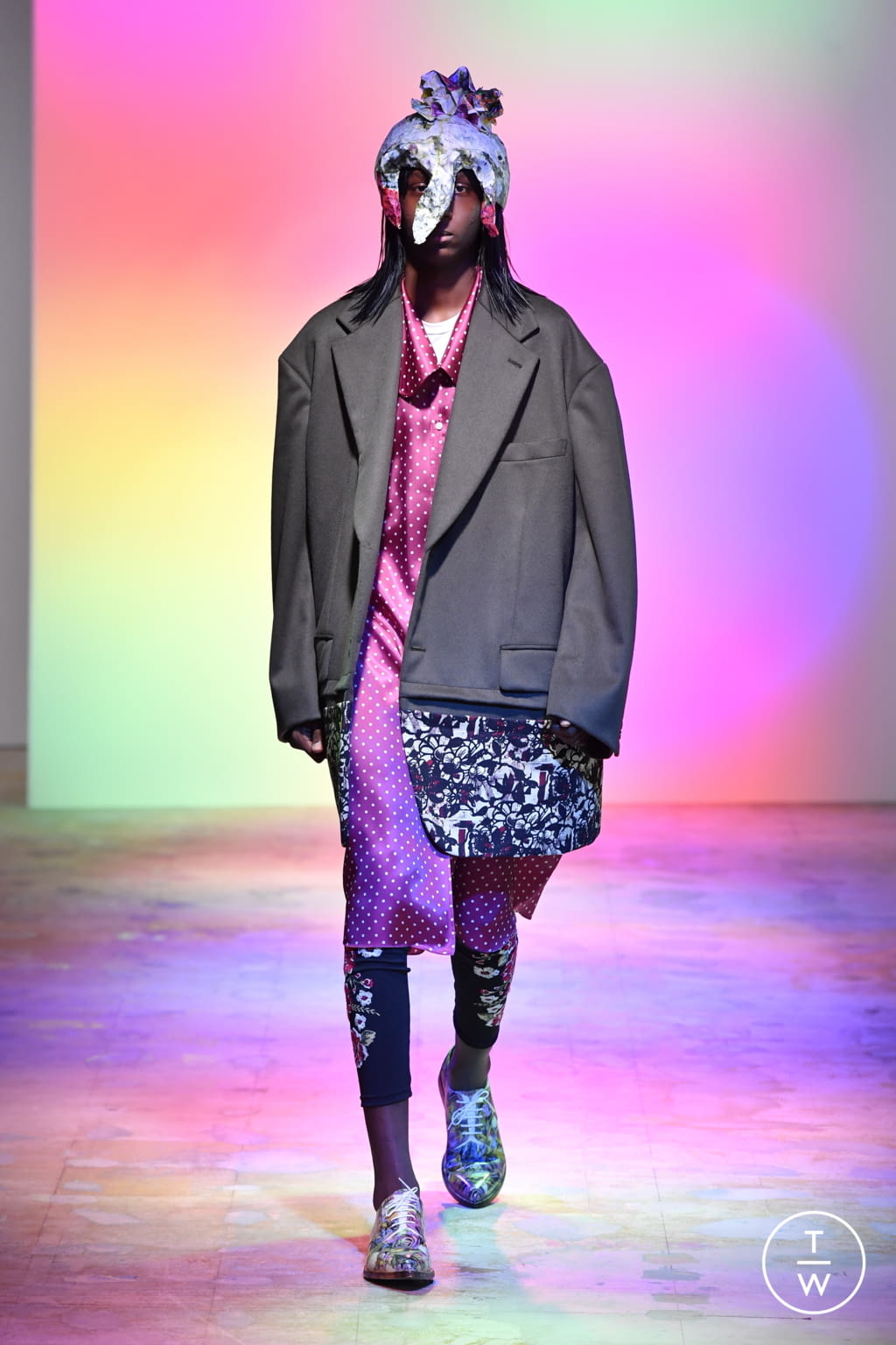 Fashion Week Paris Spring/Summer 2022 look 6 from the Comme des Garçons Homme Plus collection menswear
