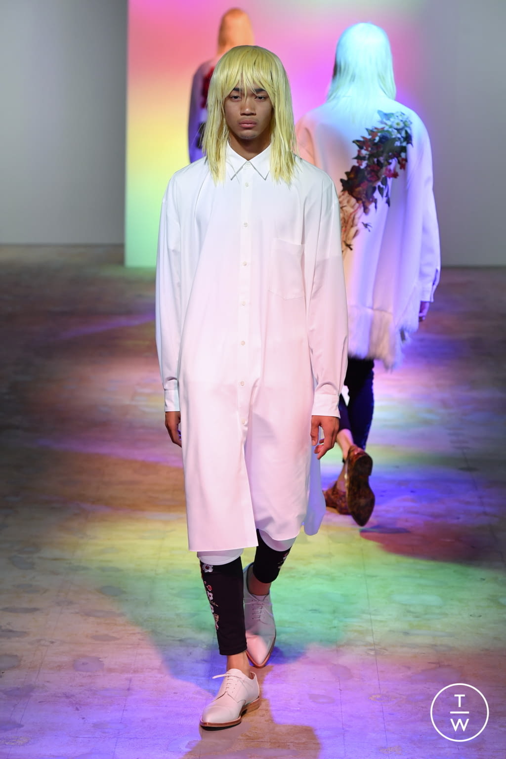 Fashion Week Paris Spring/Summer 2022 look 12 from the Comme des Garçons Homme Plus collection 男装