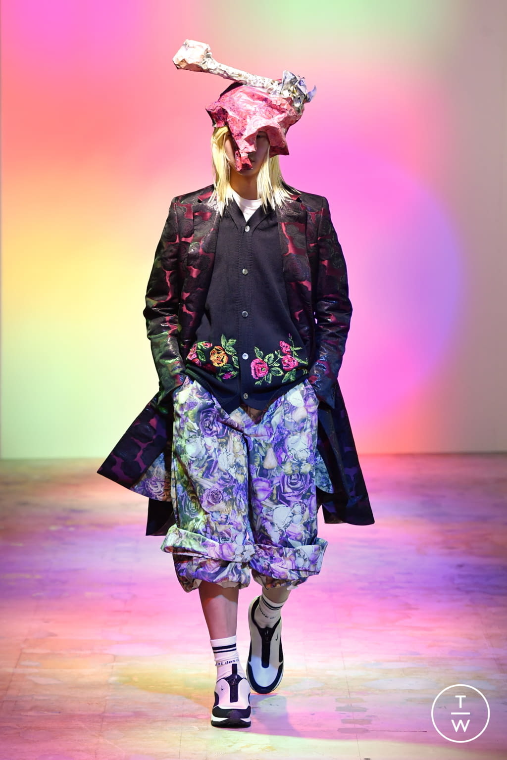 Fashion Week Paris Spring/Summer 2022 look 13 from the Comme des Garçons Homme Plus collection 男装