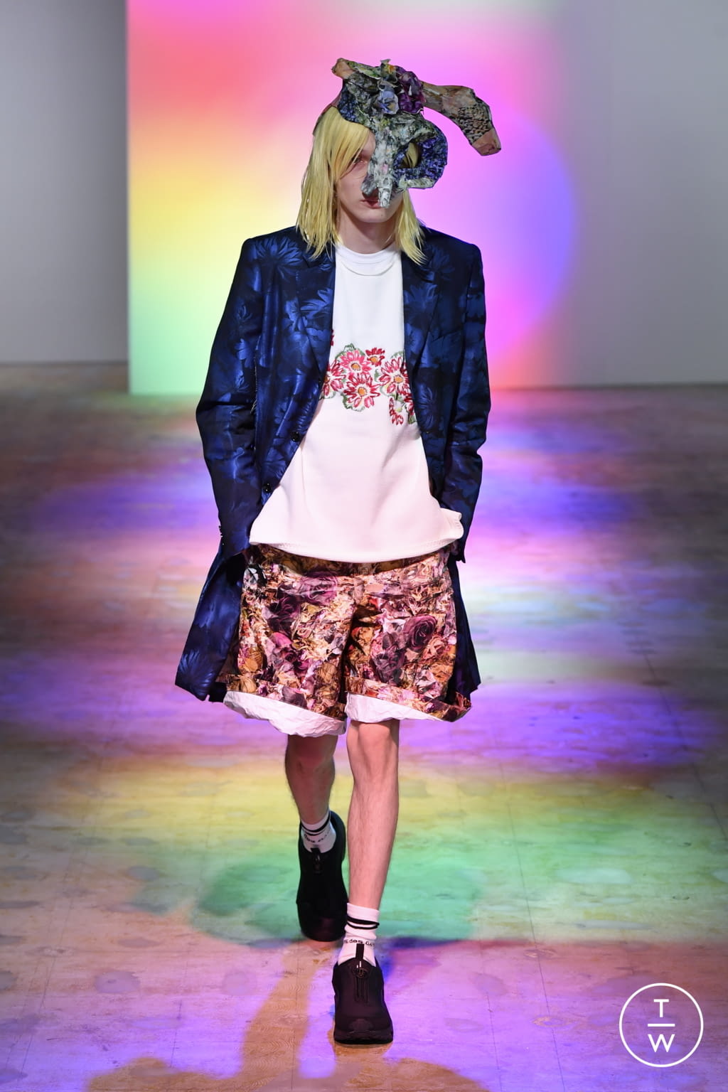 Fashion Week Paris Spring/Summer 2022 look 14 from the Comme des Garçons Homme Plus collection menswear