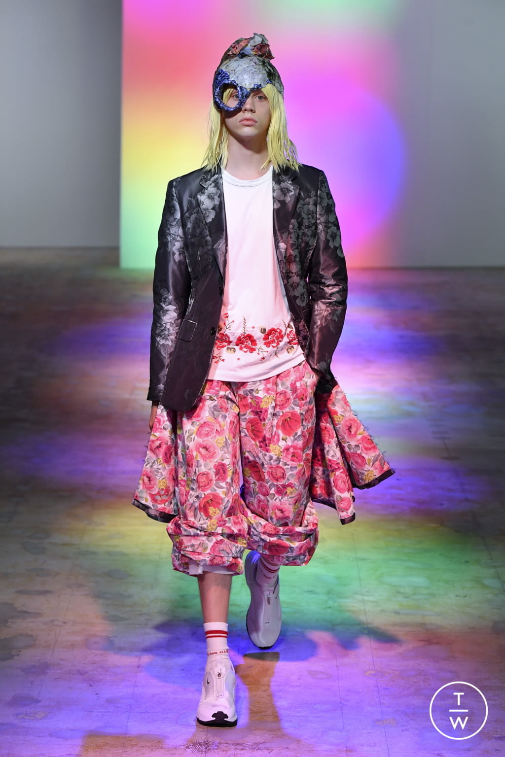 Fashion Week Paris Spring/Summer 2022 look 15 from the Comme des Garçons Homme Plus collection 男装