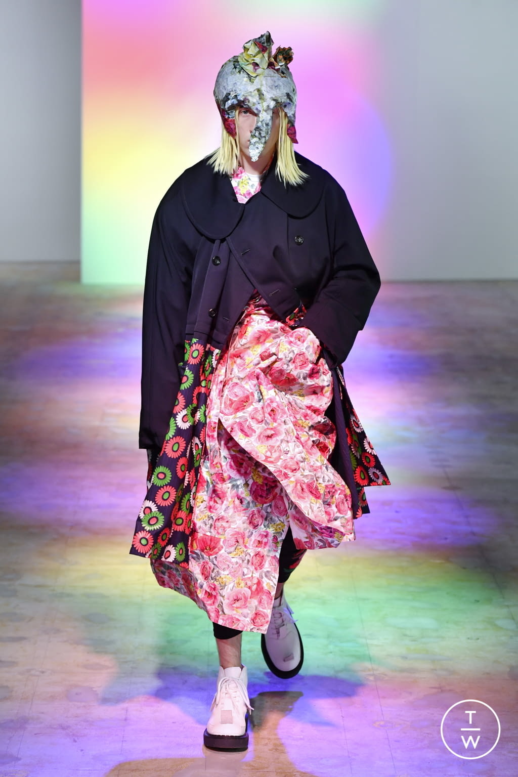 Fashion Week Paris Spring/Summer 2022 look 20 from the Comme des Garçons Homme Plus collection 男装