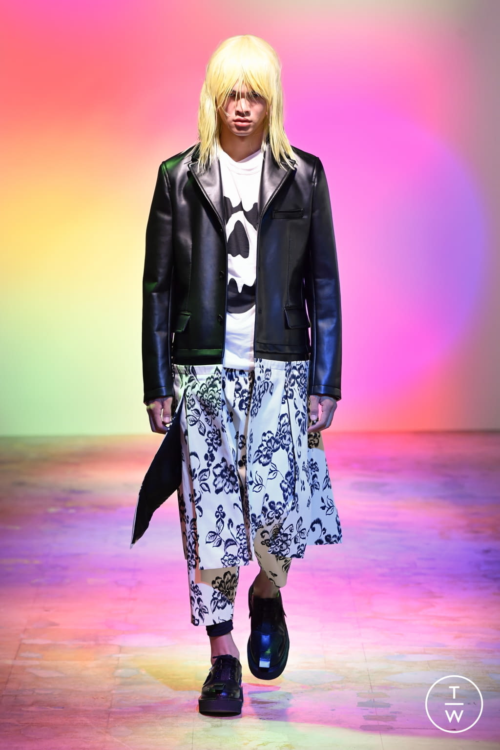 Fashion Week Paris Spring/Summer 2022 look 27 from the Comme des Garçons Homme Plus collection menswear