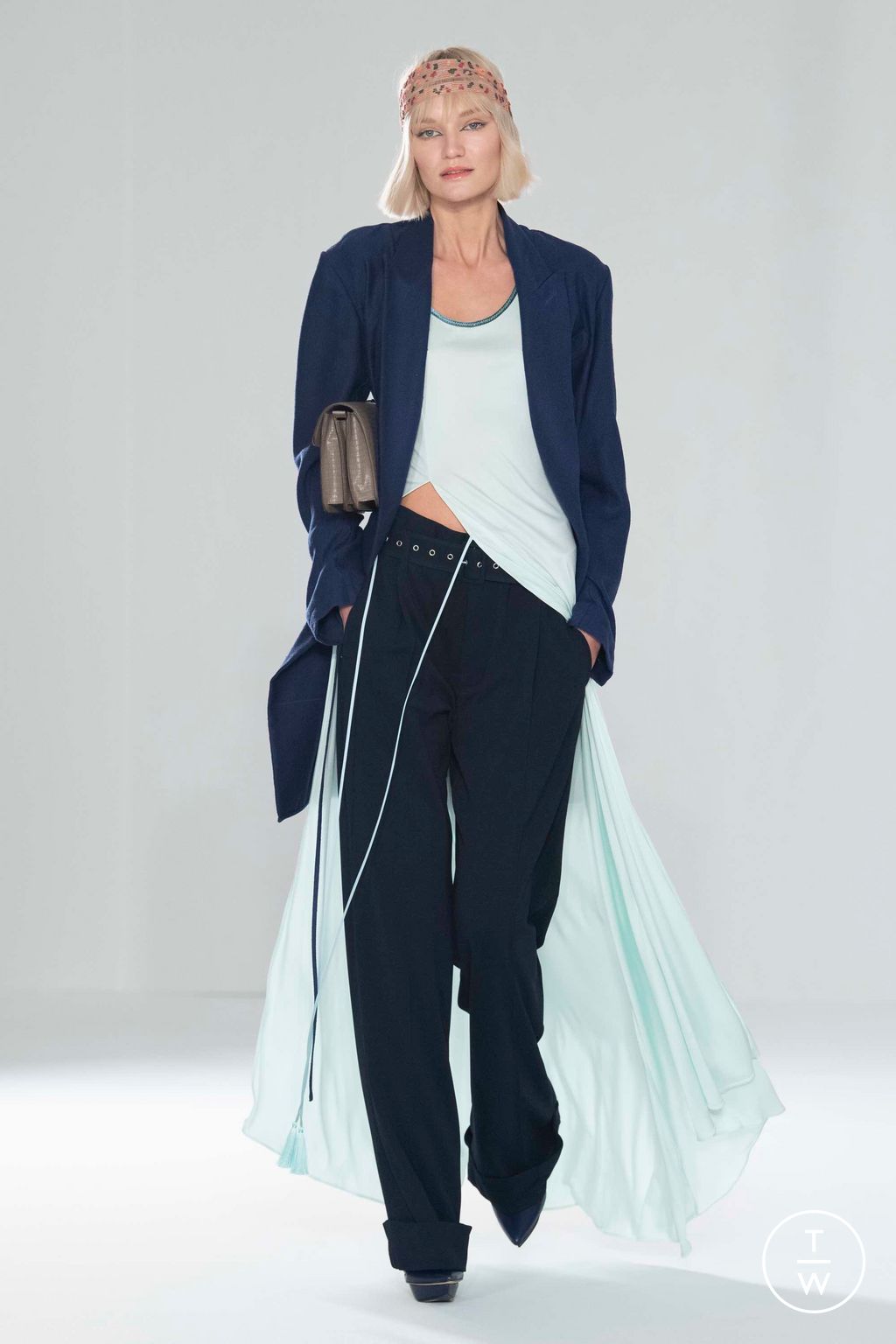 Fashion Week Paris Spring/Summer 2023 look 7 from the Julien Fournié collection 高级定制