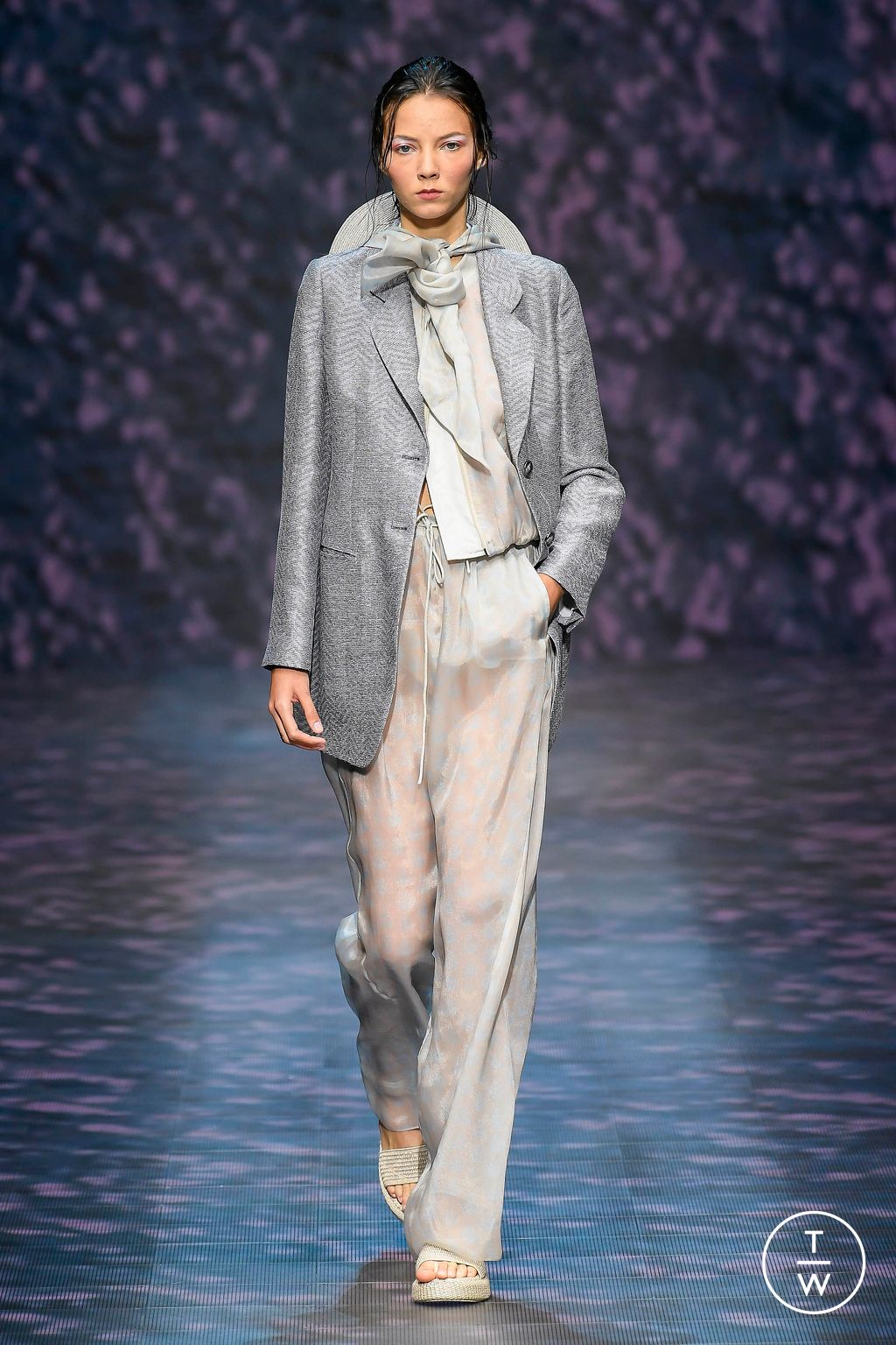Fashion Week Milan Spring/Summer 2023 look 22 from the Emporio Armani collection womenswear