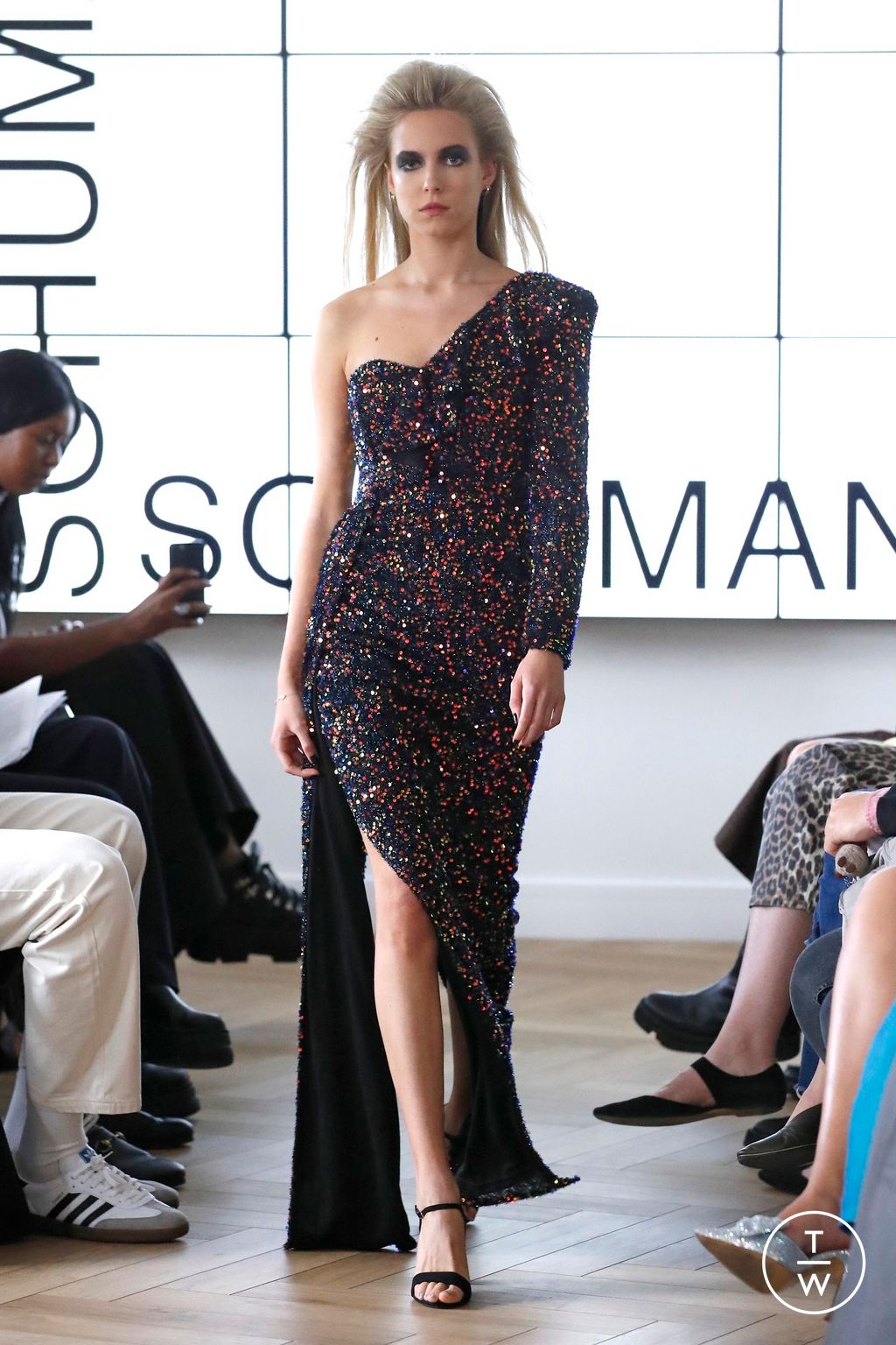 Fashion Week London Spring/Summer 2023 look 21 from the SOHUMAN collection womenswear
