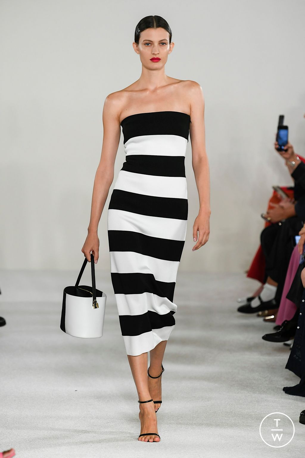 Fashion Week New York Spring/Summer 2023 look 10 de la collection Carolina Herrera womenswear