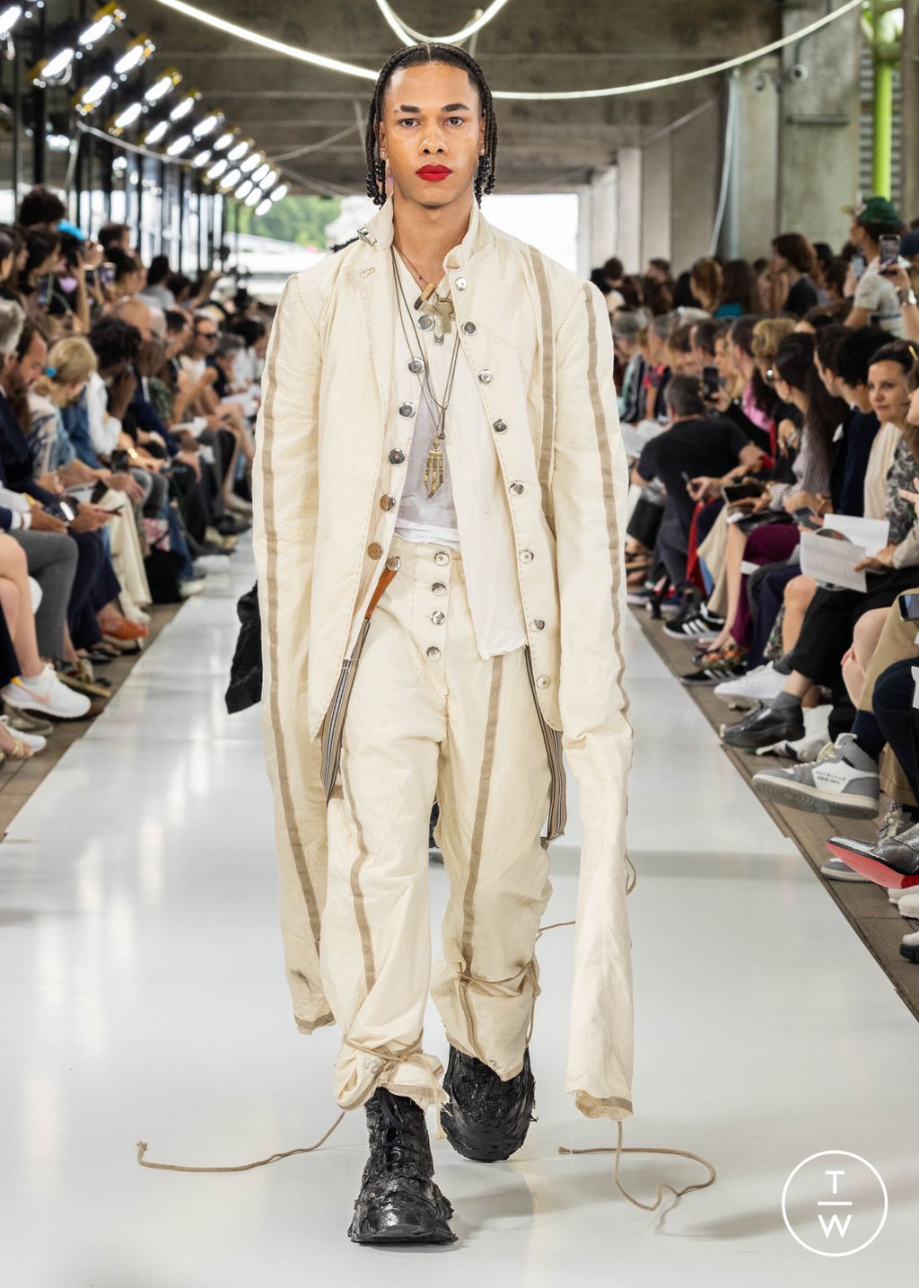 Fashion Week Paris Spring/Summer 2024 look 75 from the IFM PARIS collection menswear