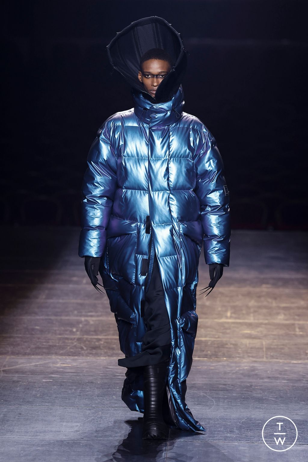 Fashion Week Paris Fall/Winter 2023 look 27 de la collection Rains menswear