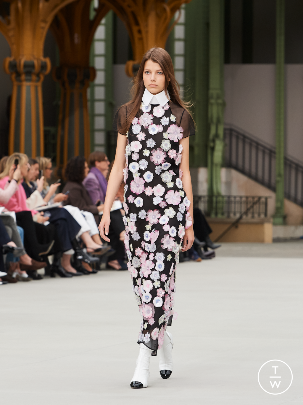 Fashion Week Paris Resort 2020 look 77 from the Chanel collection womenswear