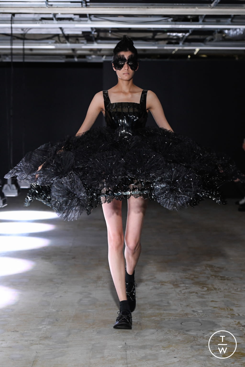 Fashion Week Paris Spring/Summer 2022 look 5 de la collection Noir Kei Ninomiya womenswear