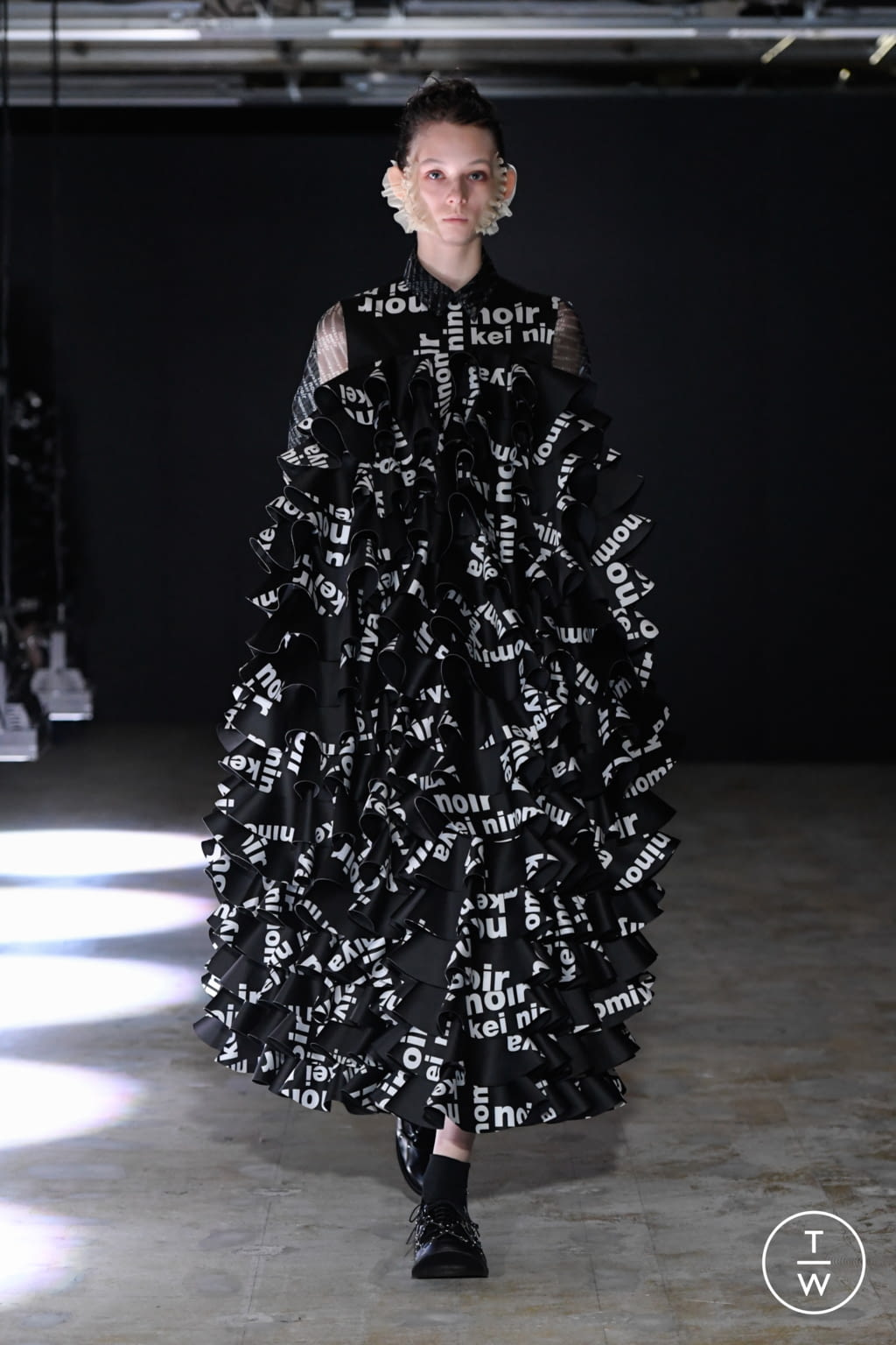 Fashion Week Paris Spring/Summer 2022 look 8 de la collection Noir Kei Ninomiya womenswear